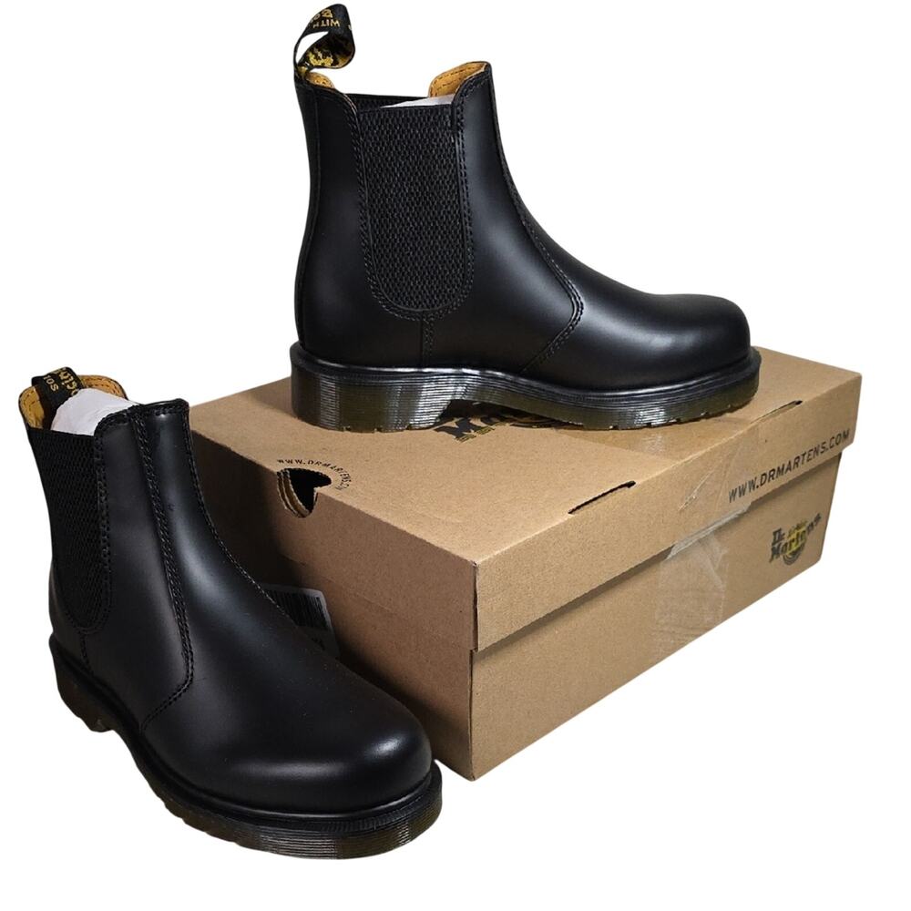 Dr. Martens 2976 Black Smooth Leather Chelsea Boots Womens Size 6 Mens Size 5